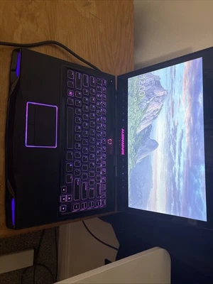 Alienware M14x I7 2820 8gb Ram - Image 1 of 4