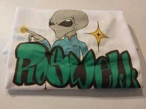 Alien's Body Kind T-Shirt mit ROSWELL CHILD M David Mathews 2001 Vintage T - Bild 1 von 12