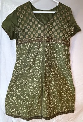 Vestido tradicional de las Indias Orientales bordado y lentejuelas verde y dorado - XL Foto 1 de 4