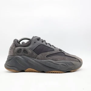 Adidas Yeezy Boost 700 Utility Black Men's Size 8.5 Athletic Casual Sneakers - Picture 1 of 9