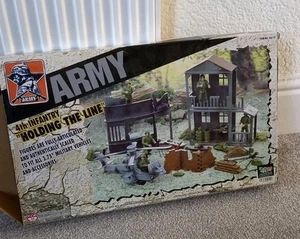 Army 4th Infantry "Holding The Line" Toy Soldier Set with Accessories - Picture 1 of 11
