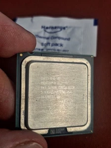 CPU 775 PENTIUM D 945 3.4 GHZ SL9QB FSB 800 SOCKET LGA T PROCESSORE PROZESSOR PC - Foto 1 di 1