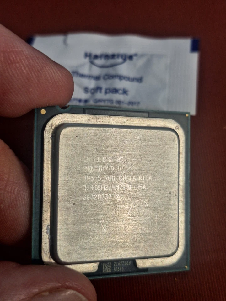 CPU 775 PENTIUM D 945 3.4 GHZ SL9QB FSB 800 SOCKET LGA T PROCESSORE PROZESSOR PC - Immagine 1 di 1