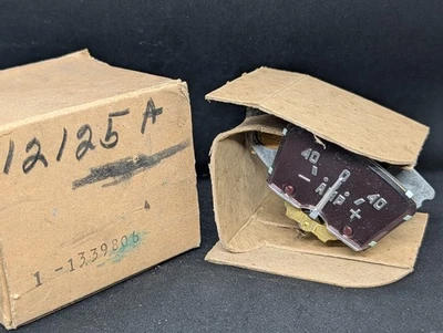 NOS 1950 CHRYSLER 6 CILINDROS ROYAL WINDSOR AMPERÍMETRO BATERIA CARGA PAINEL MEDIDOR 1339806 - Imagem 1 de 4