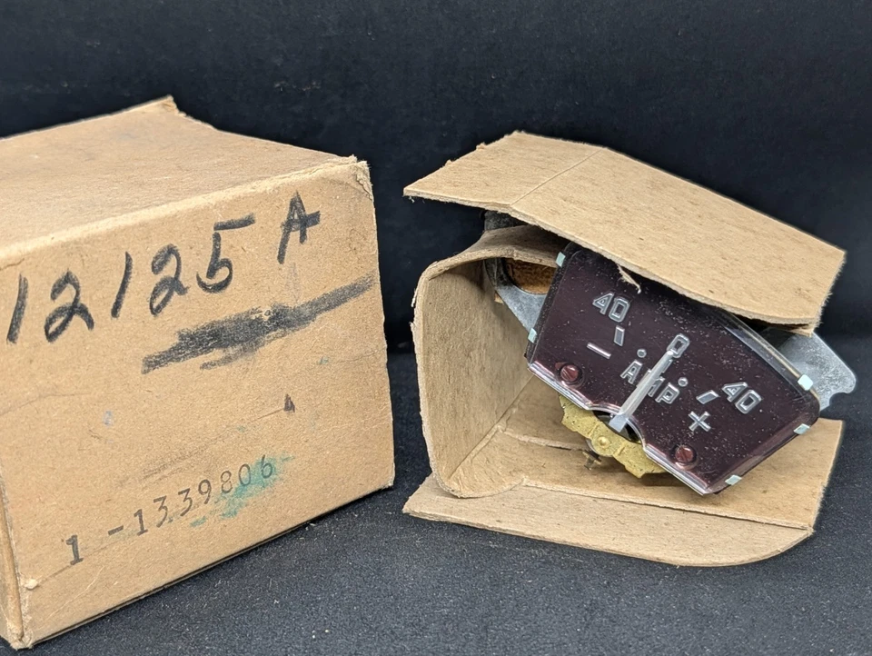 NUEVO DE LOTE 1950 CHRYSLER 6 CILINDROS ROYAL WINDSOR AMPERÍMETRO CARGA BATERÍA TABLERO CALIBRE 1339806 Foto 1 de 4