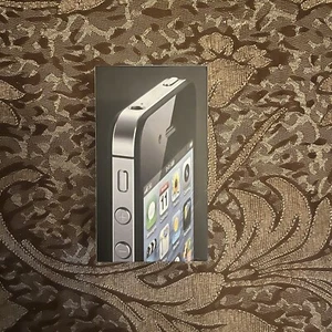 Apple iPhone 4 8 Go BOITE SEULE - Photo 1 sur 4