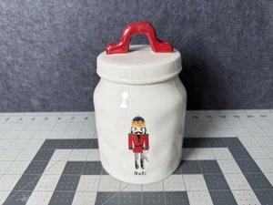 Tarro de galletas RAE DUNN "Nuts" Navidad Cascanueces 7"x 4" - Imagen 1 de 10