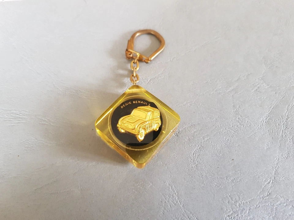 PORTE CLÉ / KEYCHAIN / KEYRING - Regie RENAULT 4L (inclusion) - Photo 1/4