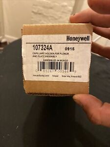 Honeywell Capillary Holder For Plenum And Plate Assembly 0915