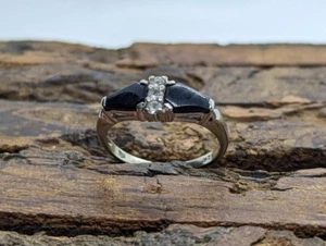 10k Onyx and White topaz Band. 10k Double Onyx and topaz ring. st(93/15) - Picture 1 of 7