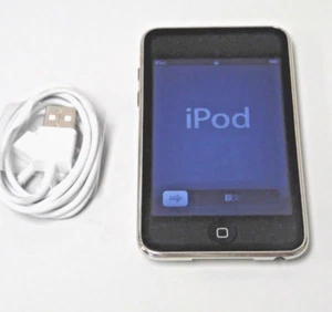 Used Apple iPod touch 3rd Generation 32 GB Black Read - Picture 1 of 2