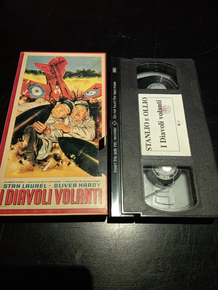 VHS - I DIAVOLI VOLANTI - STANLIO E OLLIO - Immagine 1 di 1