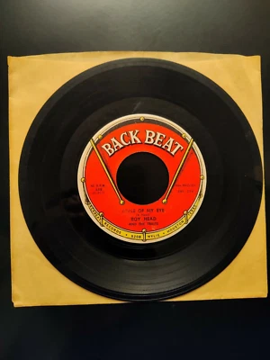 Roy Head and The Traits - Apple Of My Eye / I Pass The Day 45 7" - Image 1 of 2