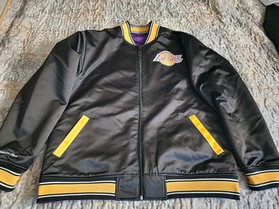 Chaqueta Mitchell & Ness LA Lakers 1993 All Star Game satinada reversible talla grande  Foto 1 de 4