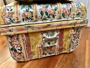 LARGE HAND PAINTED VINTAGE METAL STORAGE TRUNK BOX 19th MILITAR TRUNK JAPANNED - Picture 1 of 16