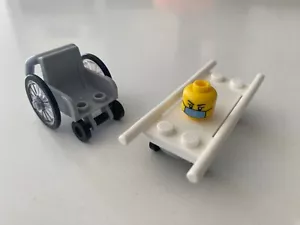 LEGO Hospital - Rollstuhl, Trage und Minifigur Kopf mit chirurgischer Maske - Bild 1 von 2
