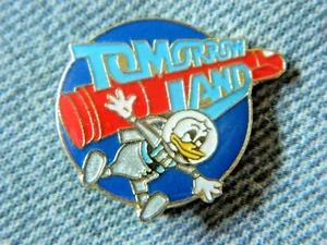 Disneyland Tomorrowland Donald Duck 30th Anniversary Pin 1985 New - Picture 1 of 4