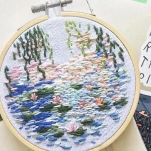 Hand Embroidery Kit 15cm - Beginners DIY Craft Project - Modern Needlework - Picture 1 of 1