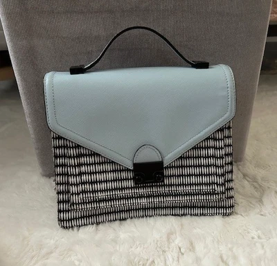 Bolso de Mano Loeffler Randall Cuero Tejido Negro Blanco con Cuero Azul  Foto 1 de 4
