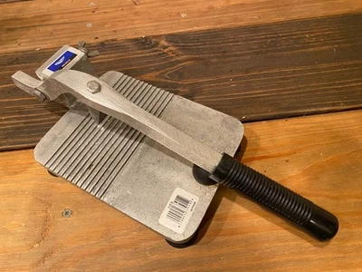 VOLLRATH REDCO Oyster Shucker for your oyster bar settings - Image 1 of 4