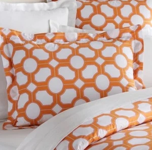 Pottery Barn Nova Geo Orange Standard Kissenbezüge - 2er Set - 100 % Baumwolle - Bild 1 von 6