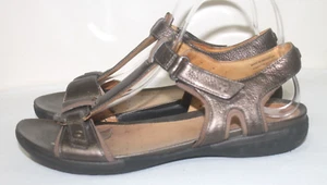 Unstructured Clark’s Artisan Bronze Leather Size 8.5 M Sandals Women’s Comfort - Picture 1 of 10