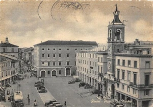 9309) RIMINI PIAZZA TRE MARTIRI ANIMATA FILOBUS AUTOMOBILI CREDITO ITALIANO. VG. - Imagen 1 de 2