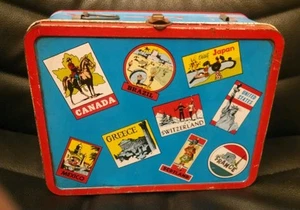 Maleta de metal vintage roja y azul para viajero, arte de Ohio 1962 - Imagen 1 de 7