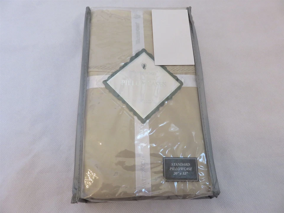 Juego de fundas de almohada estándar Waterford Portuna color topo Foto 1 de 4