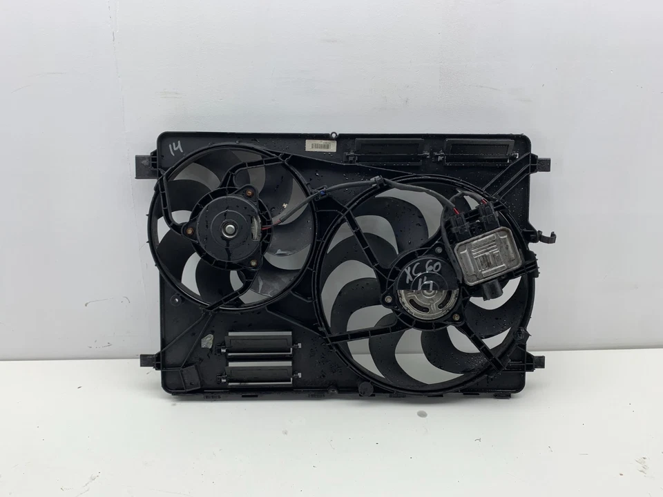 VENTILADOR DE REFRIGERACIÓN RADIADOR AUTOMÁTICO VOLVO XC60 MK1 FL 2.0 D4 31338823 2013-2017 Foto 1 de 4