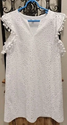 Vestido Charter Club blanco ojales con ribete de pompón en la manga, talla mediana  Foto 1 de 4