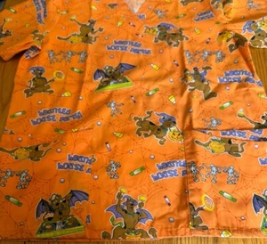 Blusa Médica Scooby-Doo Mujer Halloween Enfermera Mediana Caramelo Calabazas - Imagen 1 de 3