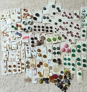 Vintage Buttons on Cards Sewing Crafts Lot - Picture 1 of 16