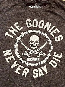 THE GOONIES NEVER SAY DIE T-Shirt Graphic Tee Gray Retro 80s Movie Skull Medium - Picture 1 of 5