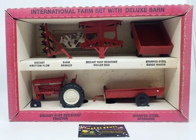 Juego de granja International ERTL 1:16 - Juego de granja internacional con granero de lujo - ¡NUEVO! Foto 1 de 4