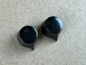 2 neue runde Daka-Ware schwarze Bakelit-Zeigerknöpfe Akustikforschung KLEINE MARKIERUNGEN - Bild 1 von 9