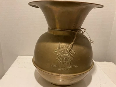 Escupitaja de latón antiguo “marca Redskin, masticar, tabaco, tapón cortado” mediados del siglo XIX-20 Foto 1 de 4