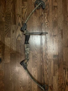 genesis mini compound bow,used,good condition  - Picture 1 of 1