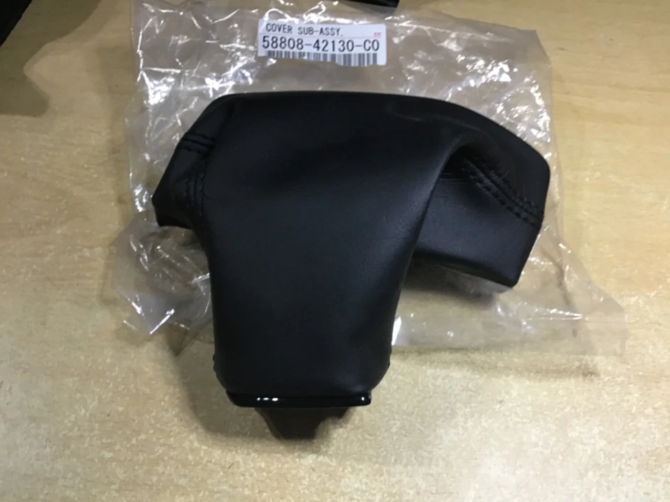 TOYOTA RAV 4 Mk5 (XA50) 2019-2025 - Gear Lever Gaitor 58808-42130-C0 - Image 1 of 1