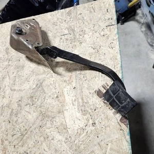 Clutch Pedal Assembly and Rubber Pad & Mount Bracket 90-96 C4 Corvette OEM GOOD - Picture 1 of 6
