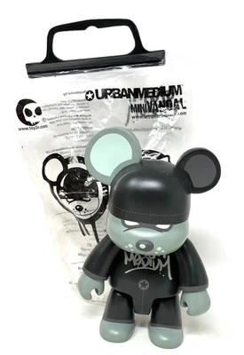 URBAN MEDIUM 8" VANDAL BEAR QEE TOY2R  Designer Art VINYL TOY - Image 1 of 4