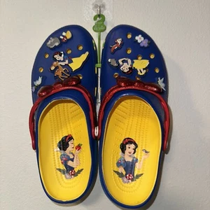 ZUECO CLÁSICO BLANCO NIEVE CROCS DISNEYS TALLA 11M - Imagen 1 de 7