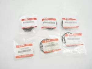 Genuine Suzuki GT380 Crankshaft & Clutch Shaft Seal Set NOS - Picture 1 of 6