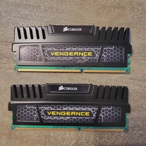 Corsair Vengeance DDR3 8GB (2x4GB) 1600MHz ( CMZ8GX3M2A1600C9) - Picture 1 of 2