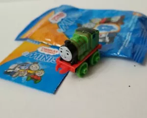 Open FISHER PRICE THOMAS & FRIENDS MINI, TRAIN ENGINE BLIND Pack 2019/1 JAMES - Picture 1 of 2