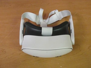 Meta Quest 3S 128 GB standalone All-in-One VR **solo cuffie** - Foto 1 di 8