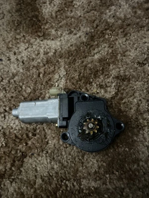 2001-2006 Hyundai Elantra Front Right Passenger Door Power Door Window Motor OEM - Image 1 of 3