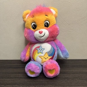 Juguete de peluche Care Bear Atrévete a cuidar arco iris colorido tie dye 14" súper suave - Imagen 1 de 13