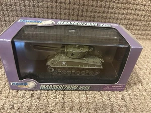 Dragon Armor 1:72 M4A3E8(76) HVSS Sherman, 4° corazzato, Bastogne 1945, n. 60298 - Foto 1 di 11