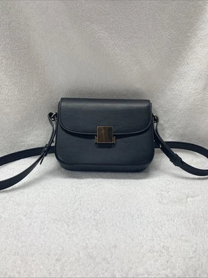 Cartera cruzada negra loft de 8”x6”, un bolsillo interior con cremallera,  Foto 1 de 2